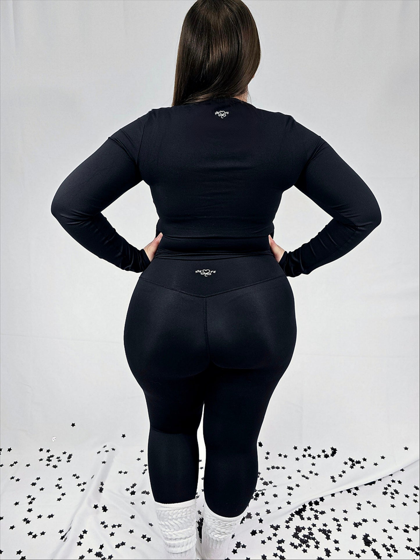 ESSENTIAL LEGGINGS