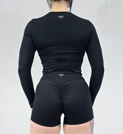 ESSENTIAL SCRUNCH SHORTS