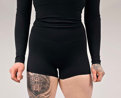 ESSENTIAL SCRUNCH SHORTS