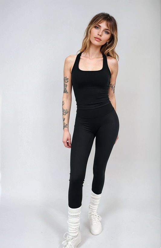 ESSENTIAL LEGGINGS