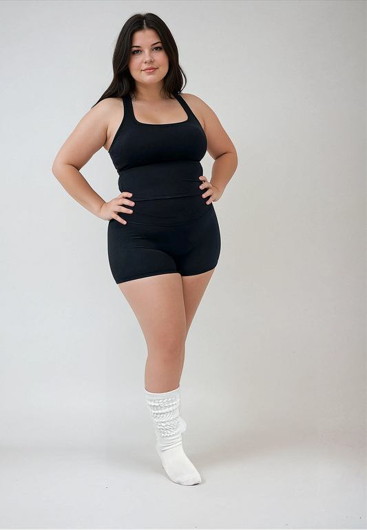 ESSENTIAL SCRUNCH SHORTS