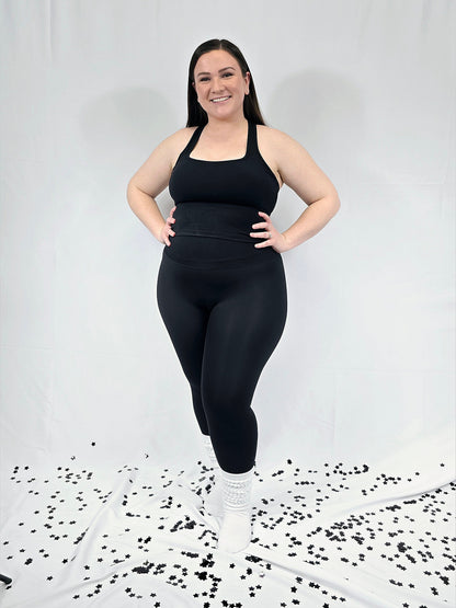 ESSENTIAL LEGGINGS